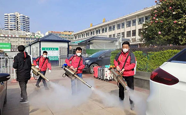 漢坤消毒團隊在三湘大市場消毒